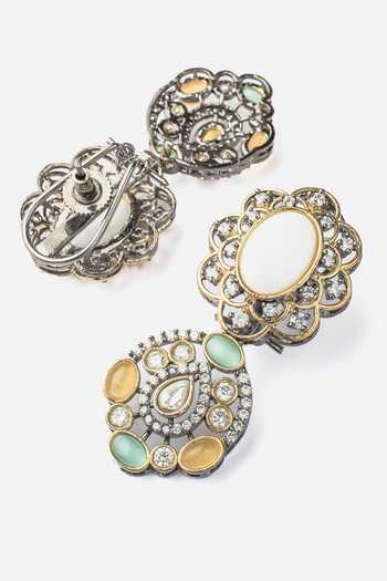 Buy_Vivinia By Vidhi Mehra_White Pearls Floral Shaped Pendant Necklace Set _Online_at_Aza_Fashions