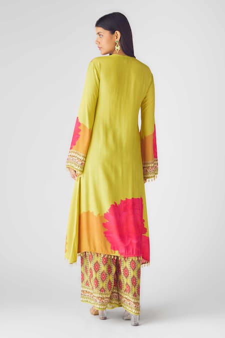 Basanti - Kapde Aur Koffee Floral Embellished Kurta Set With Flared Pant 