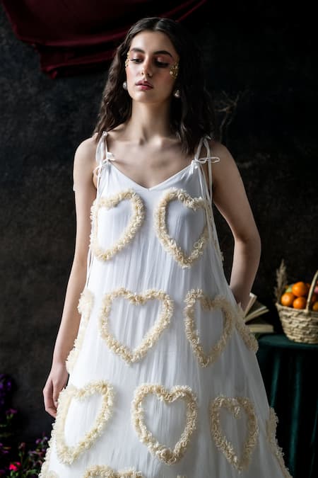 Therealb White Organza Lace V-neck Ruffled Heart Tie-up Dress Online at Aza Fashions Therealb_White Organza Lace V-neck Ruffled Heart Tie-up Dress _Online_at_Aza_Fashions