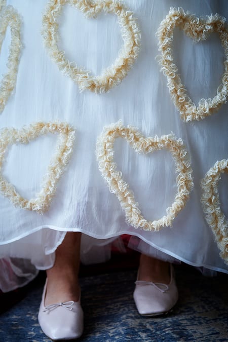 Therealb White Organza Lace V-neck Ruffled Heart Tie-up Dress at Aza Fashions Therealb_White Organza Lace V-neck Ruffled Heart Tie-up Dress _at_Aza_Fashions