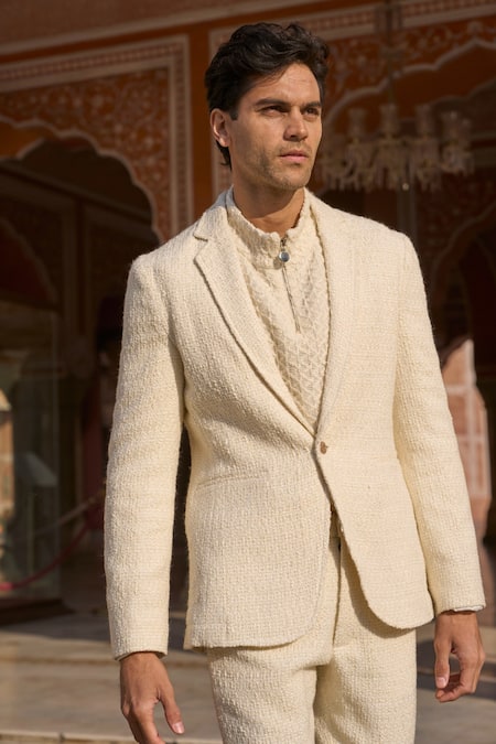 Buy Dash And Dot Ivory Polyester Sequins Boucle Textured Single Breasted Blazer Online at Aza Fashions Buy_Dash And Dot_Ivory Polyester Sequins Boucle Textured Single Breasted Blazer _Online_at_Aza_Fashions