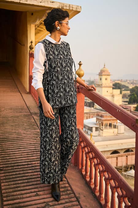 Shop Dash And Dot Black Cotton, Polyester Round Neck Abstract Woven Overlay And Pant Set Online at Aza Fashions Shop_Dash And Dot_Black Cotton, Polyester Round Neck Abstract Woven Overlay And Pant Set _Online_at_Aza_Fashions