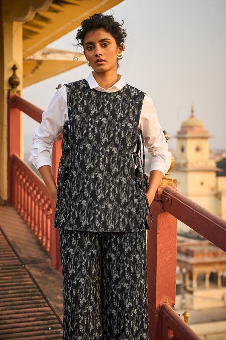 Shop Dash And Dot Black Cotton, Polyester Round Neck Abstract Woven Overlay And Pant Set Shop_Dash And Dot_Black Cotton, Polyester Round Neck Abstract Woven Overlay And Pant Set