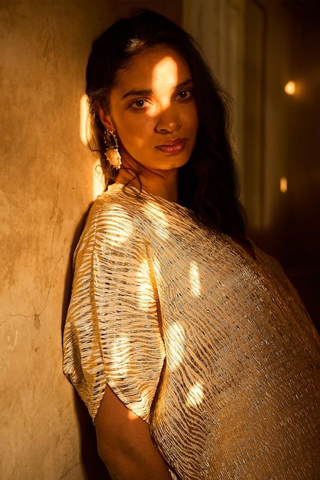 Buy_Dash And Dot_Gold Polyester Chains V-neck Abstract Foil Print Kaftan _Online_at_Aza_Fashions