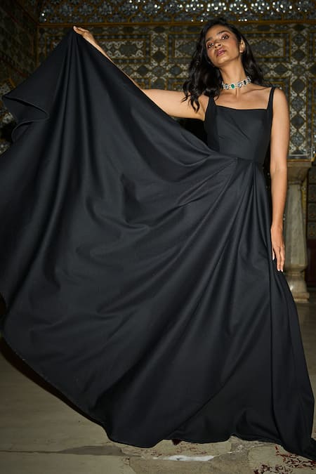 Buy Dash And Dot Black Polyester Square Neck Solid Fit And Flare Gown Buy_Dash And Dot_Black Polyester Square Neck Solid Fit And Flare Gown