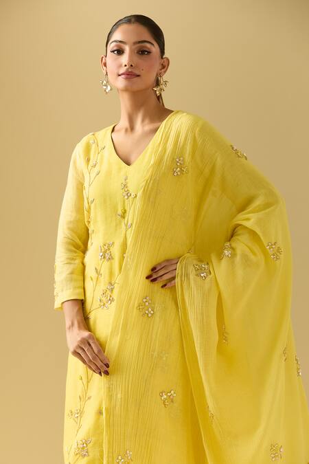 Buy Samyukta Singhania Yellow Linen Sequins, Cut Work V-neck Floral Cutdana Embroidered Kurta Set Online at Aza Fashions Buy_Samyukta Singhania_Yellow Linen Sequins, Cut Work V-neck Floral Cutdana Embroidered Kurta Set_Online_at_Aza_Fashions