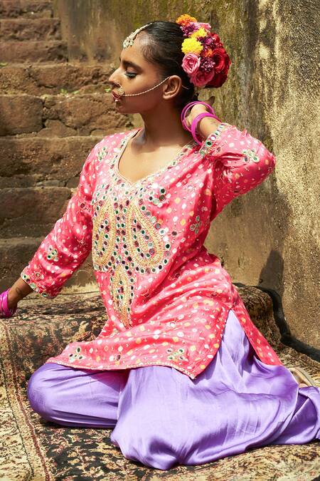 Shop Sheeshakari Pink Silk Mirrors, Beads, Zari Collared Bandhani Work Kurta Set Online at Aza Fashions Shop_Sheeshakari_Pink Silk Mirrors, Beads, Zari Collared Bandhani Work Kurta Set _Online_at_Aza_Fashions