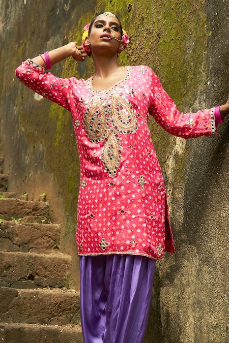 Sheeshakari Pink Silk Mirrors, Beads, Zari Collared Bandhani Work Kurta Set at Aza Fashions Sheeshakari_Pink Silk Mirrors, Beads, Zari Collared Bandhani Work Kurta Set _at_Aza_Fashions