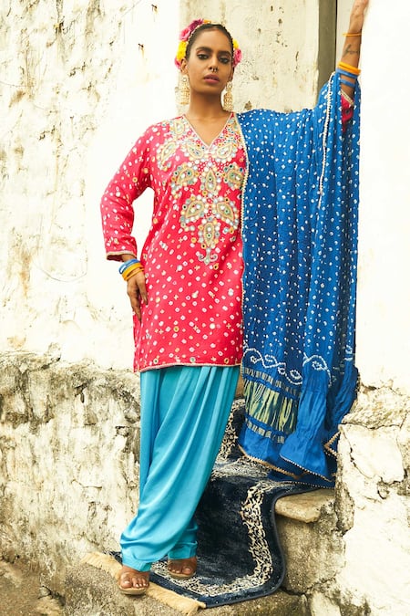 Shop Sheeshakari Pink Silk Beads, Zari Collared Paisley Hand Embroidered Kurta Set at Aza Fashions Shop_Sheeshakari_Pink Silk Beads, Zari Collared Paisley Hand Embroidered Kurta Set _at_Aza_Fashions