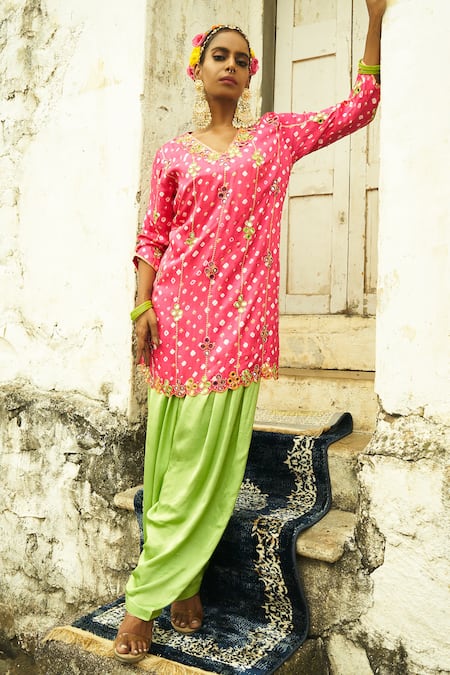 Sheeshakari Pink Silk Mirrors, Zari, Embroidery V-neck Bandhani Floral Stripe Kurta Set Online at Aza Fashions Sheeshakari_Pink Silk Mirrors, Zari, Embroidery V-neck Bandhani Floral Stripe Kurta Set _Online_at_Aza_Fashions