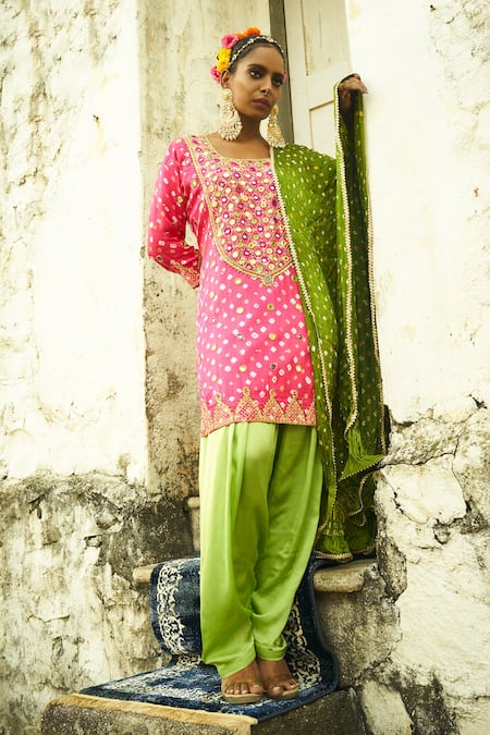 Sheeshakari_Pink Silk Beads, Mirrors, Gota Patti, Embroidery Bandhani Temple Motif Kurta Set _Online_at_Aza_Fashions