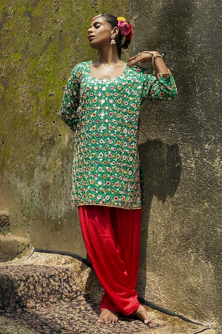 Shop Sheeshakari Green Silk Embroidery, Mirrors, Zari Round Neck Bandhani Work Kurta Set at Aza Fashions Shop_Sheeshakari_Green Silk Embroidery, Mirrors, Zari Round Neck Bandhani Work Kurta Set _at_Aza_Fashions