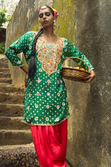 Buy_Sheeshakari_Green Silk Gota Patti, Beads, Mirrors Round Neck Emerald Bandhani Kurta Set _Online_at_Aza_Fashions