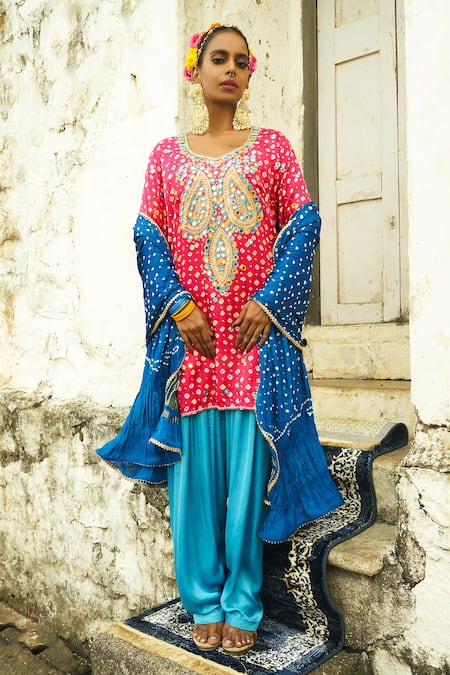 Shop Sheeshakari Pink Silk Beads, Zari, Embroidery, Mirrors Paisley Kurta Set at Aza Fashions Shop_Sheeshakari_Pink Silk Beads, Zari, Embroidery, Mirrors Paisley Kurta Set _at_Aza_Fashions