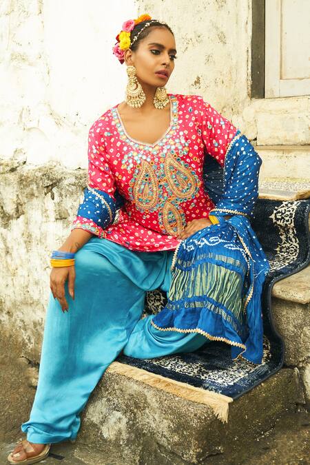 Shop Sheeshakari Pink Silk Beads, Zari, Embroidery, Mirrors Paisley Kurta Set Online at Aza Fashions Shop_Sheeshakari_Pink Silk Beads, Zari, Embroidery, Mirrors Paisley Kurta Set _Online_at_Aza_Fashions