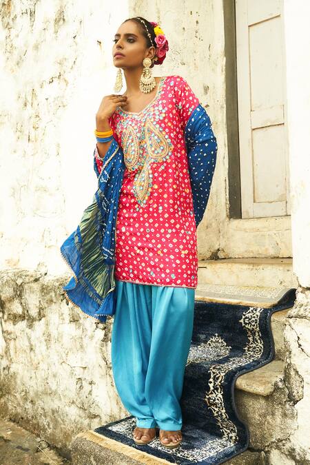 Buy Sheeshakari Pink Silk Beads, Zari, Embroidery, Mirrors Paisley Kurta Set Buy_Sheeshakari_Pink Silk Beads, Zari, Embroidery, Mirrors Paisley Kurta Set