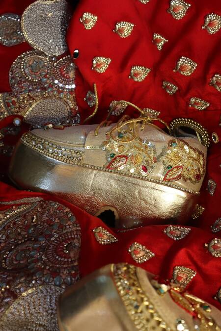 Buy Chal Jooti Gold Stones, Zari Zardozi Embroidered Designer Sneakers Online at Aza Fashions Buy_Chal Jooti_Gold Stones, Zari Zardozi Embroidered Designer Sneakers _Online_at_Aza_Fashions