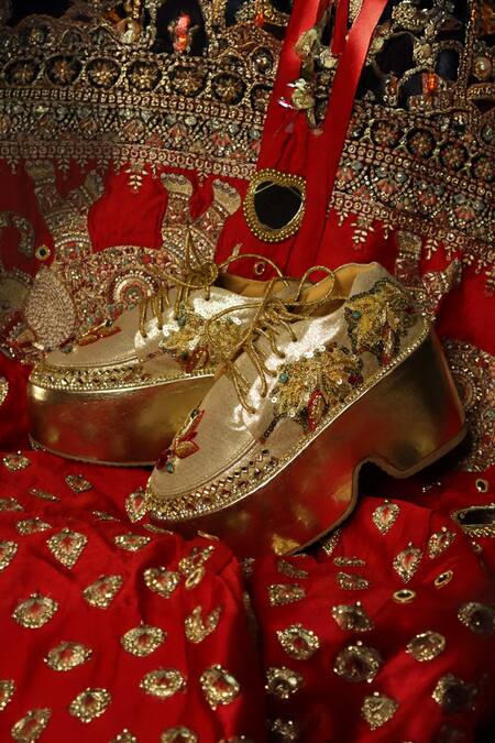 Buy Chal Jooti Gold Stones, Zari Zardozi Embroidered Designer Sneakers Buy_Chal Jooti_Gold Stones, Zari Zardozi Embroidered Designer Sneakers