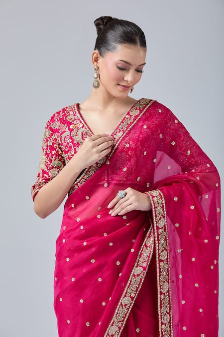 Azeera Pink Diamonds, Embroidery, Sequins V-neck Floral Dori Saree Set at Aza Fashions Azeera_Pink Diamonds, Embroidery, Sequins V-neck Floral Dori Saree Set _at_Aza_Fashions