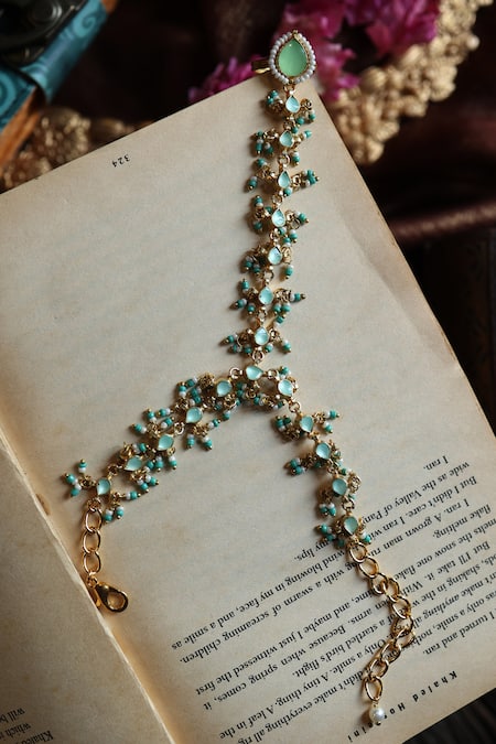 Paisley Pop Kundan Pearl Embellished Haathphool 