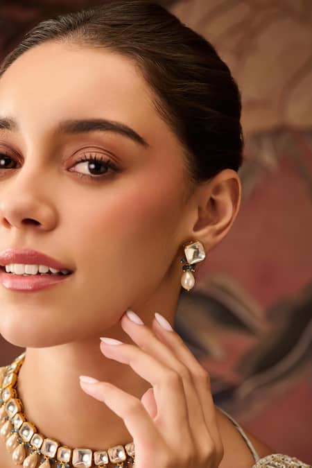 Buy_Paisley Pop_Blue Pearls Kundan Embellished Choker Set _Online_at_Aza_Fashions