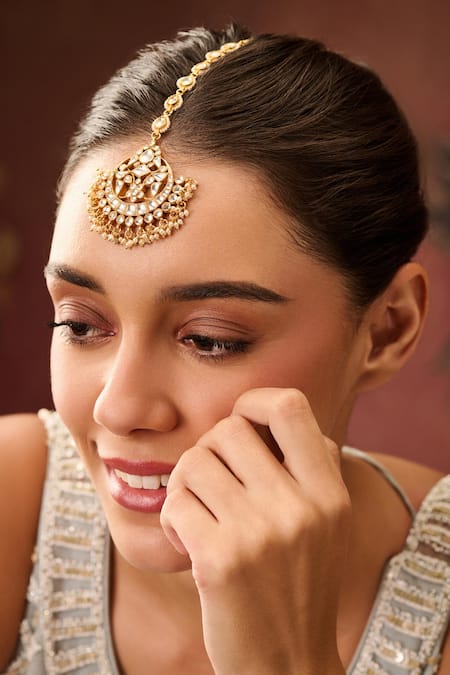 Paisley Pop_Gold Plated Kundan Pearl Embellished Maangtikka _Online_at_Aza_Fashions