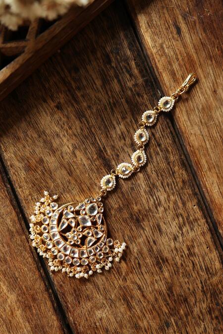 Buy_Paisley Pop_Gold Plated Kundan Pearl Embellished Maangtikka _Online_at_Aza_Fashions