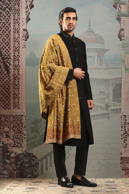 Buy Asuka Gold Paisley Embroidered Silk Stole Online at Aza Fashions Buy_Asuka_Gold Paisley Embroidered Silk Stole _Online_at_Aza_Fashions