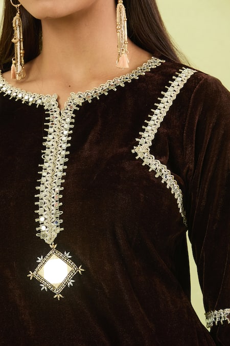 Buy_Samyukta Singhania_Brown Velvet Mirrors Split V-neck Hand Embellished Kurta Set _Online_at_Aza_Fashions