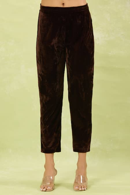 Samyukta Singhania_Brown Velvet Mirrors Split V-neck Hand Embellished Kurta Set _at_Aza_Fashions