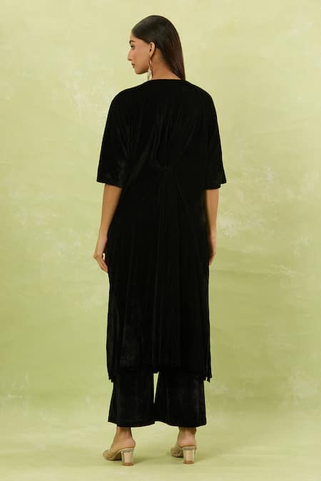 Samyukta Singhania Black Velvet Sequin Embellished Kurta Set 