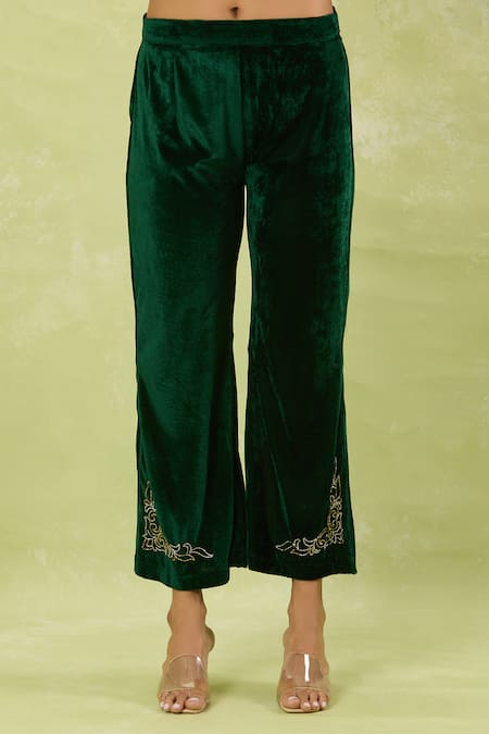 Buy Samyukta Singhania Green Velvet Embroidery V-neck Salli Hand Embellished Kurta Set Online at Aza Fashions Buy_Samyukta Singhania_Green Velvet Embroidery V-neck Salli Hand Embellished Kurta Set _Online_at_Aza_Fashions