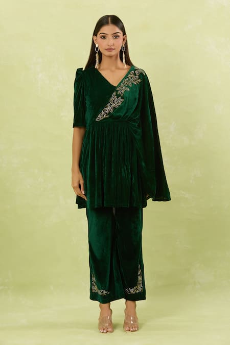 Buy Samyukta Singhania Green Velvet Embroidery V-neck Salli Hand Embellished Kurta Set Buy_Samyukta Singhania_Green Velvet Embroidery V-neck Salli Hand Embellished Kurta Set