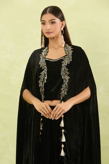 Samyukta Singhania_Black Velvet Tassels Salli Hand Embellished Kurta Set _Online_at_Aza_Fashions
