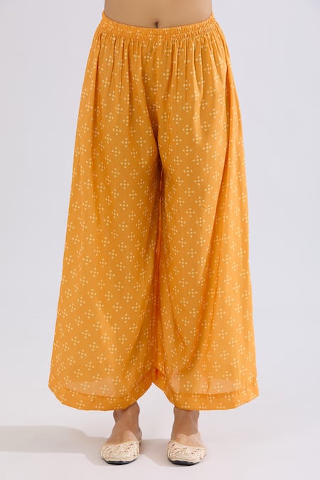 Buy_Naintara Bajaj_Yellow Muslin V-neck Floral Bandhani Angarkha Kurta Set _Online_at_Aza_Fashions