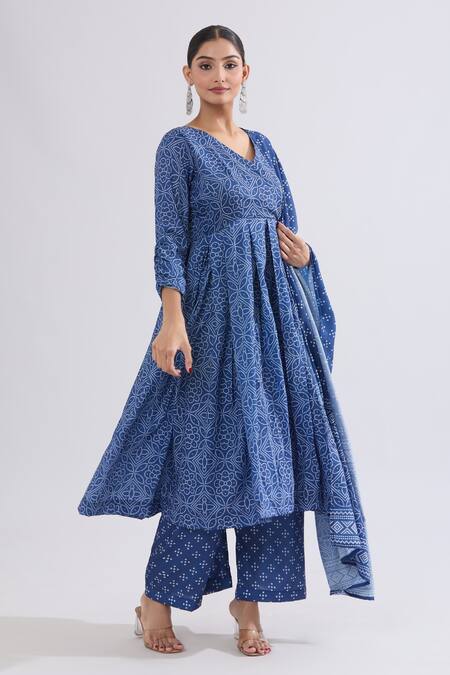 Shop_Naintara Bajaj_Blue Muslin Embroidery V-neck Floral Bandhani Print Angarkha Set _Online_at_Aza_Fashions
