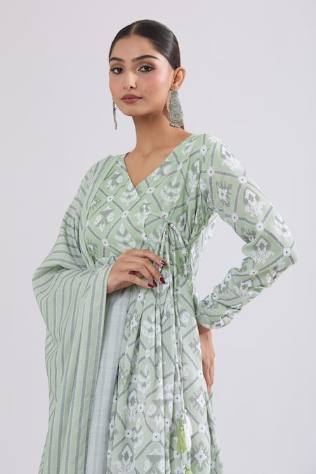 Shop_Naintara Bajaj_Green Muslin V-neck Geometric Print Angarkha Kurta Set _Online_at_Aza_Fashions