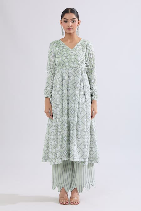 Shop_Naintara Bajaj_Green Muslin V-neck Geometric Print Angarkha Kurta Set 