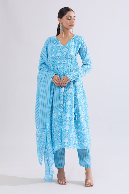 Buy_Naintara Bajaj_Blue Muslin V-neck Abstract Geometric Print Angarkha Kurta Set _Online_at_Aza_Fashions