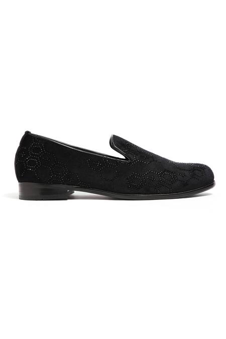 Buy Asuka Black Hand Embroidered Velvet Shoes Online at Aza Fashions Buy_Asuka_Black Hand Embroidered Velvet Shoes _Online_at_Aza_Fashions