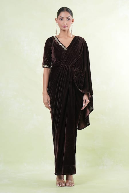 Buy_Samyukta Singhania_Gold Velvet Beads V-neck Embellished Saree Gown 