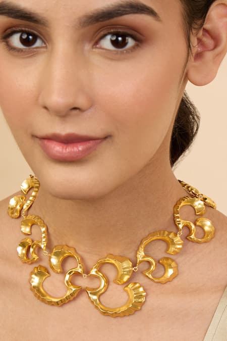 Mnsh Gold Textured Coral Wave Choker