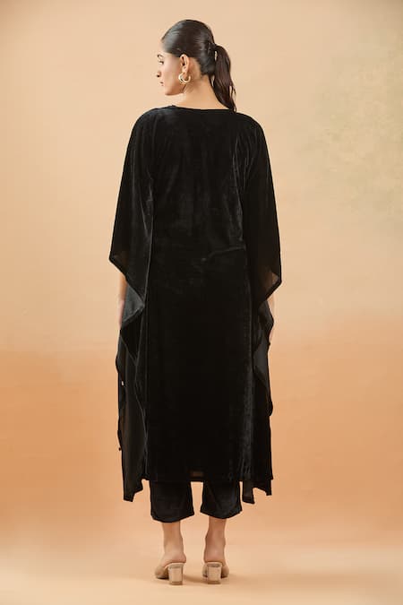 Samyukta Singhania Black Abstract Shell Kaftan Set 