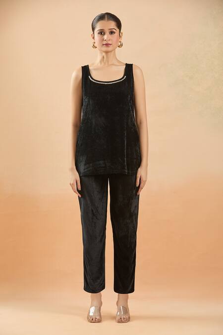 Shop_Samyukta Singhania_Black Velvet Cut Work Plunge , Scoop Abstract Shell Kaftan Set _Online_at_Aza_Fashions