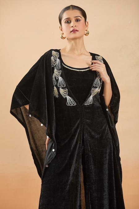 Samyukta Singhania_Black Velvet Cut Work Plunge , Scoop Abstract Shell Kaftan Set _at_Aza_Fashions