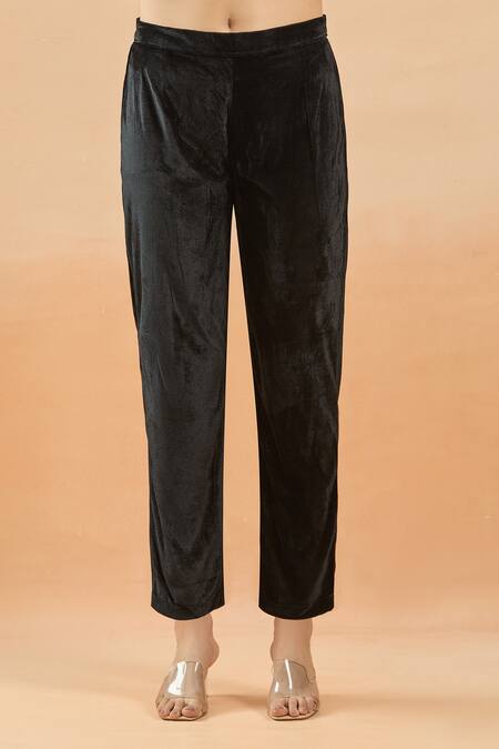 Buy_Samyukta Singhania_Black Velvet Cut Work Plunge , Scoop Abstract Shell Kaftan Set 