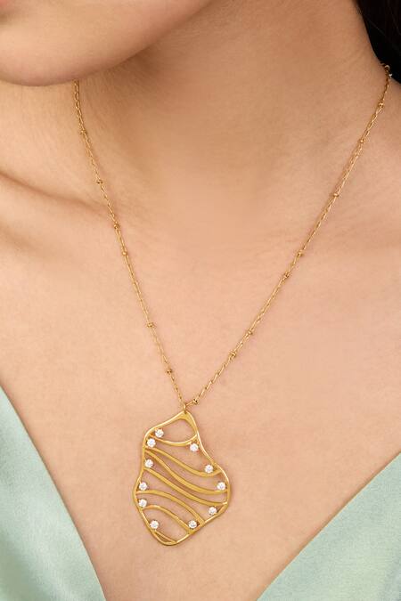 Buy_Mnsh_Gold Plated Wave Pendant Necklace With Cz Stones
