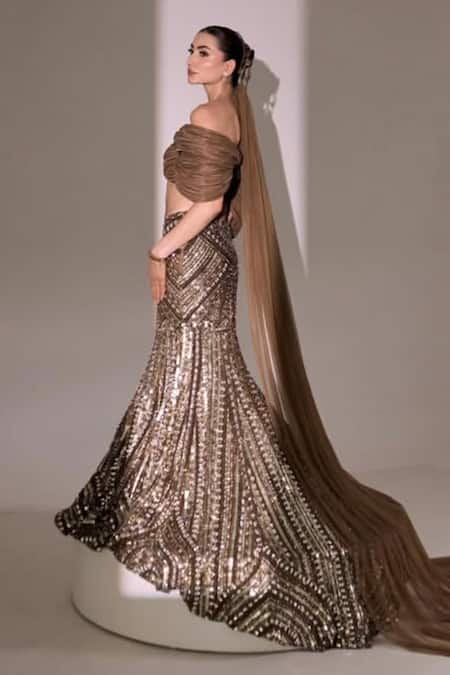 Buy_Kaynaat By Aanchal Sawhney_Gold Organza, Net Stones Sweetheart Neck Embroidered Lehenga Set _Online_at_Aza_Fashions