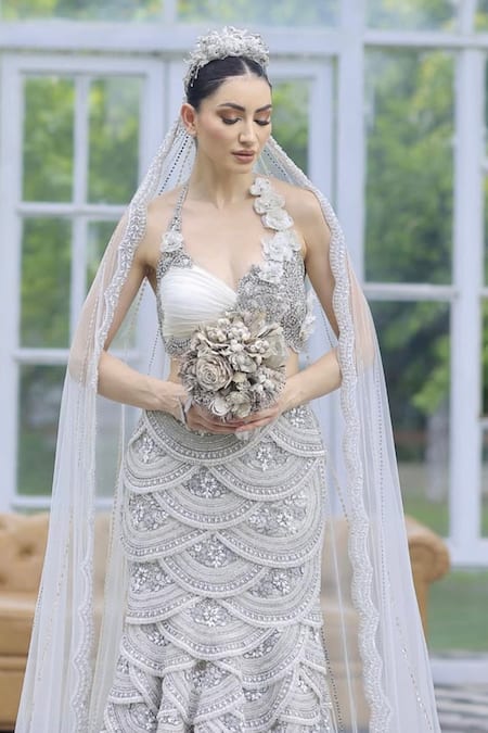 Buy_Kaynaat By Aanchal Sawhney_Ivory Net Cut Work, Sequins, Beads Sweetheart Cutdana Embroidered Lehenga Set _Online_at_Aza_Fashions