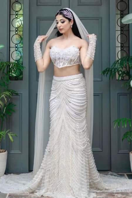 Buy_Kaynaat By Aanchal Sawhney_Ivory Net Pearls Sweetheart Neck Embroidered Lehenga Set _Online_at_Aza_Fashions